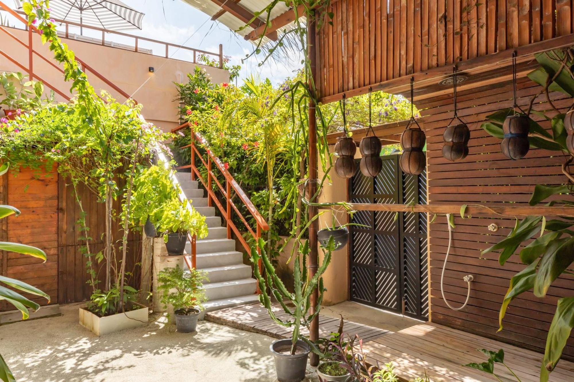Nemo Inn Omadhoo Экстерьер фото