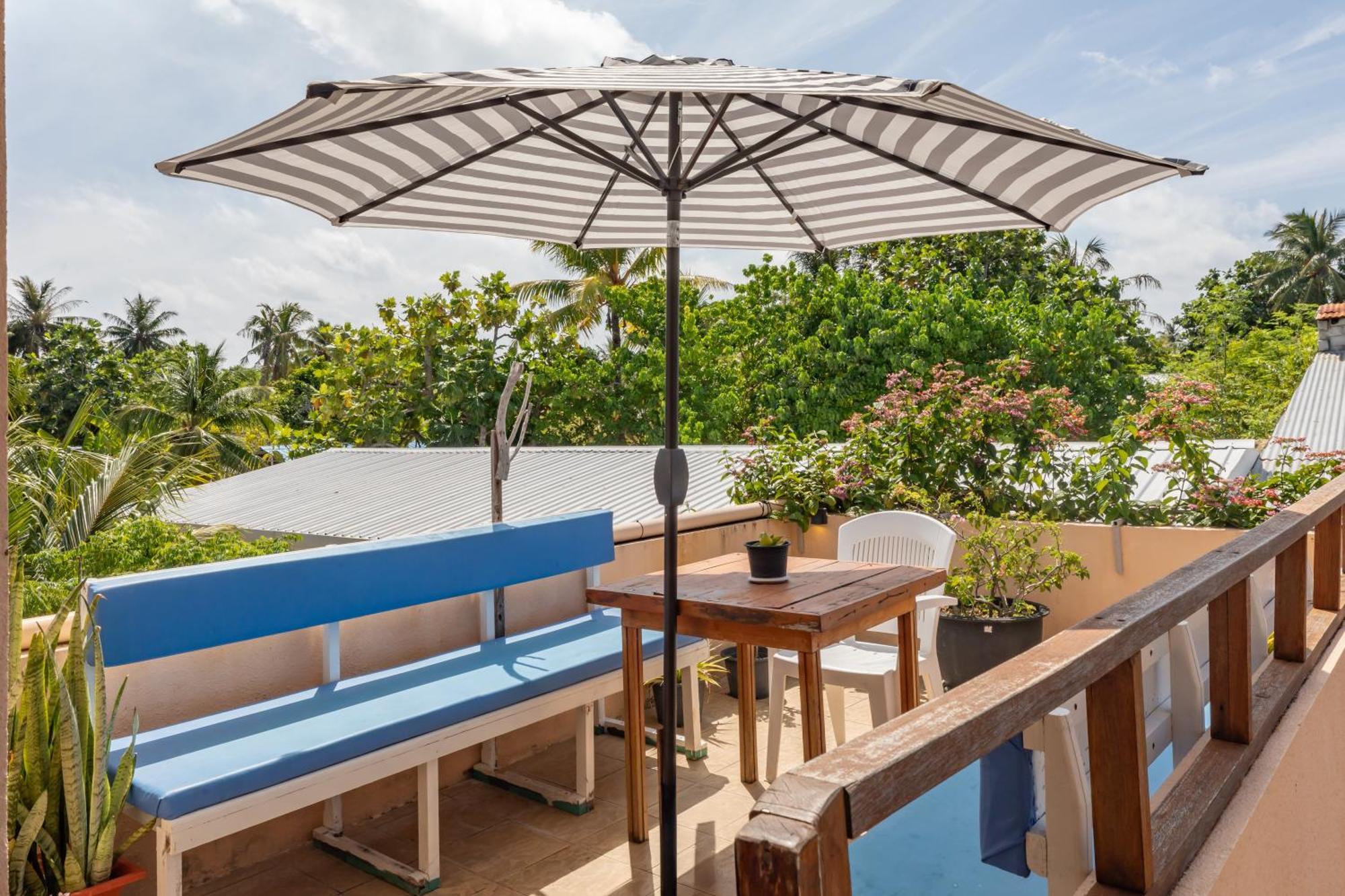 Nemo Inn Omadhoo Экстерьер фото