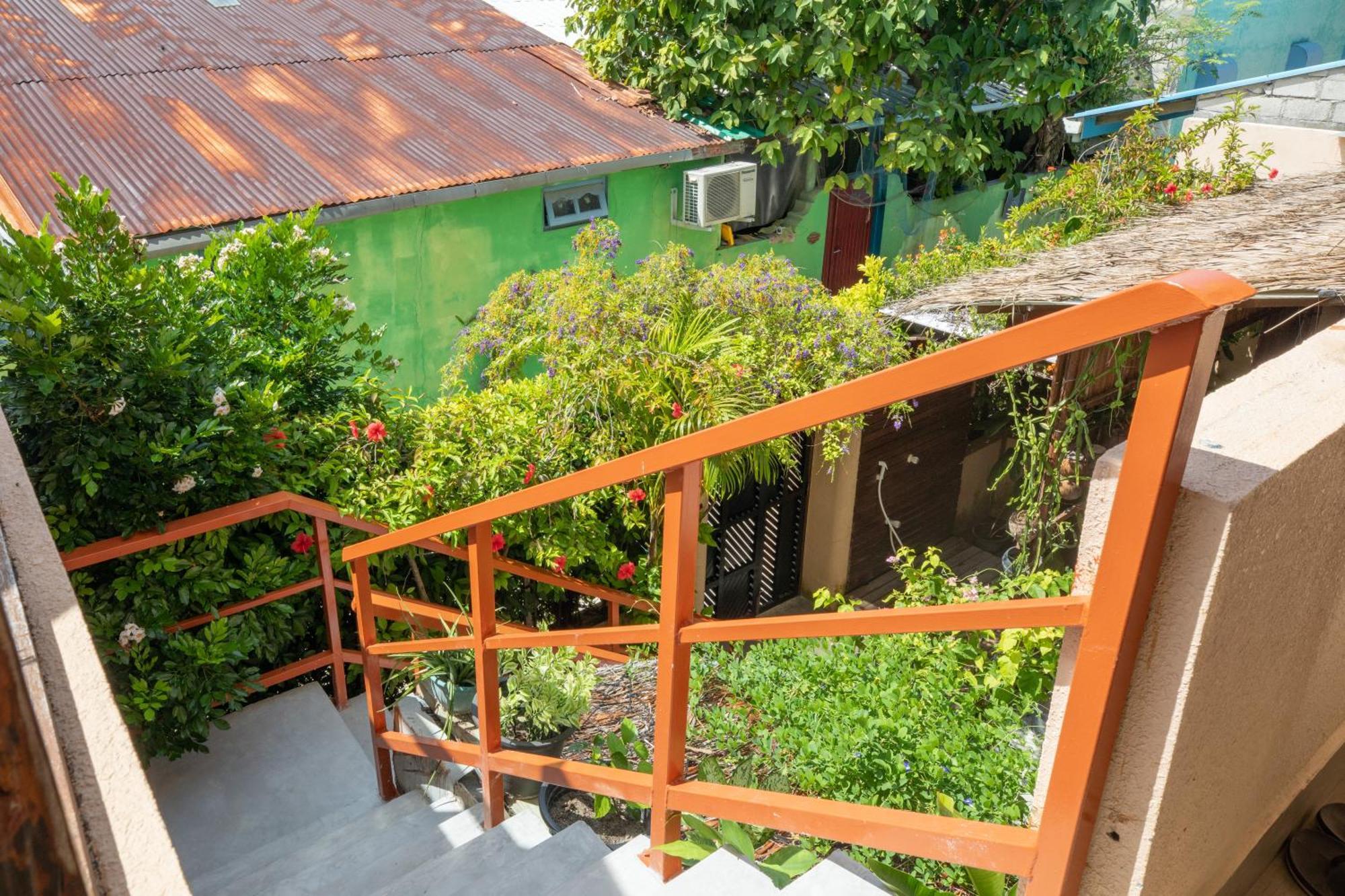 Nemo Inn Omadhoo Экстерьер фото