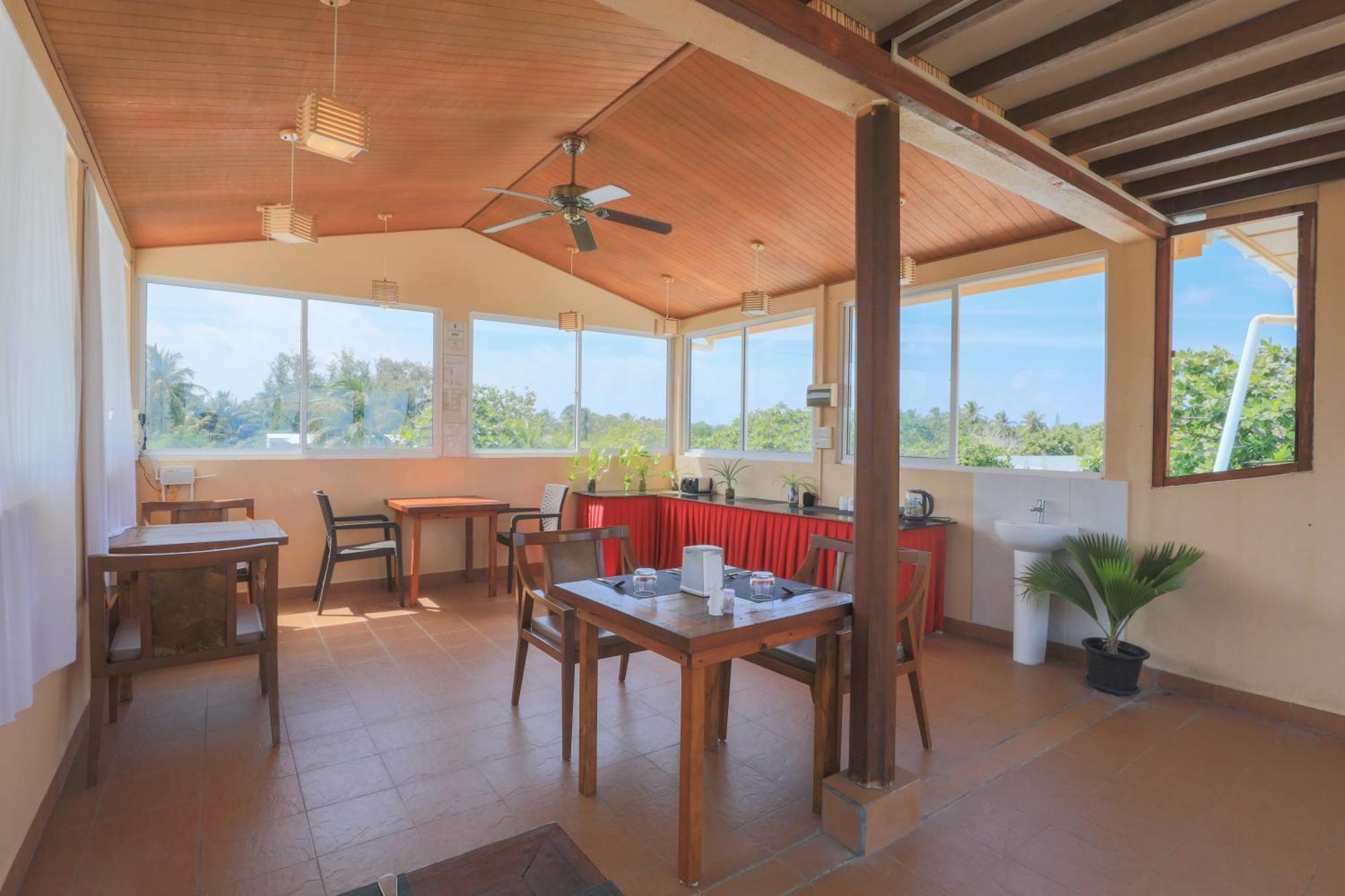 Nemo Inn Omadhoo Экстерьер фото