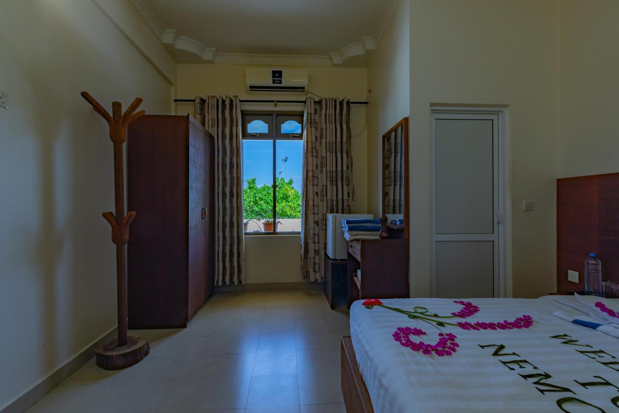Nemo Inn Omadhoo Экстерьер фото